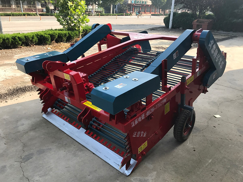 4U-160馬鈴薯收獲機(jī)1.jpg